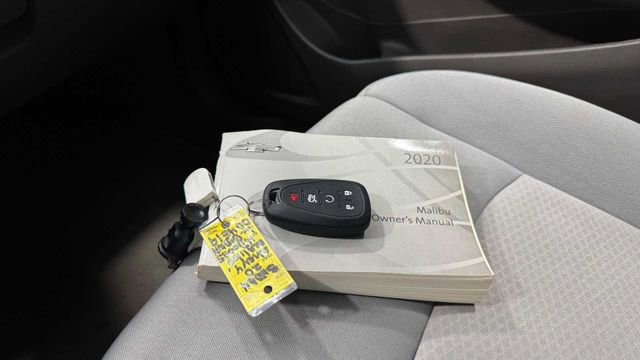 Used 2020 Chevrolet Malibu LT image 30
