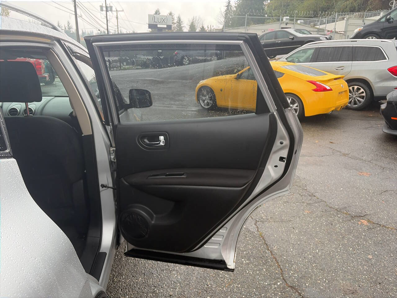 Used 2013 Nissan Rogue SV w/ Premium Pkg image 17