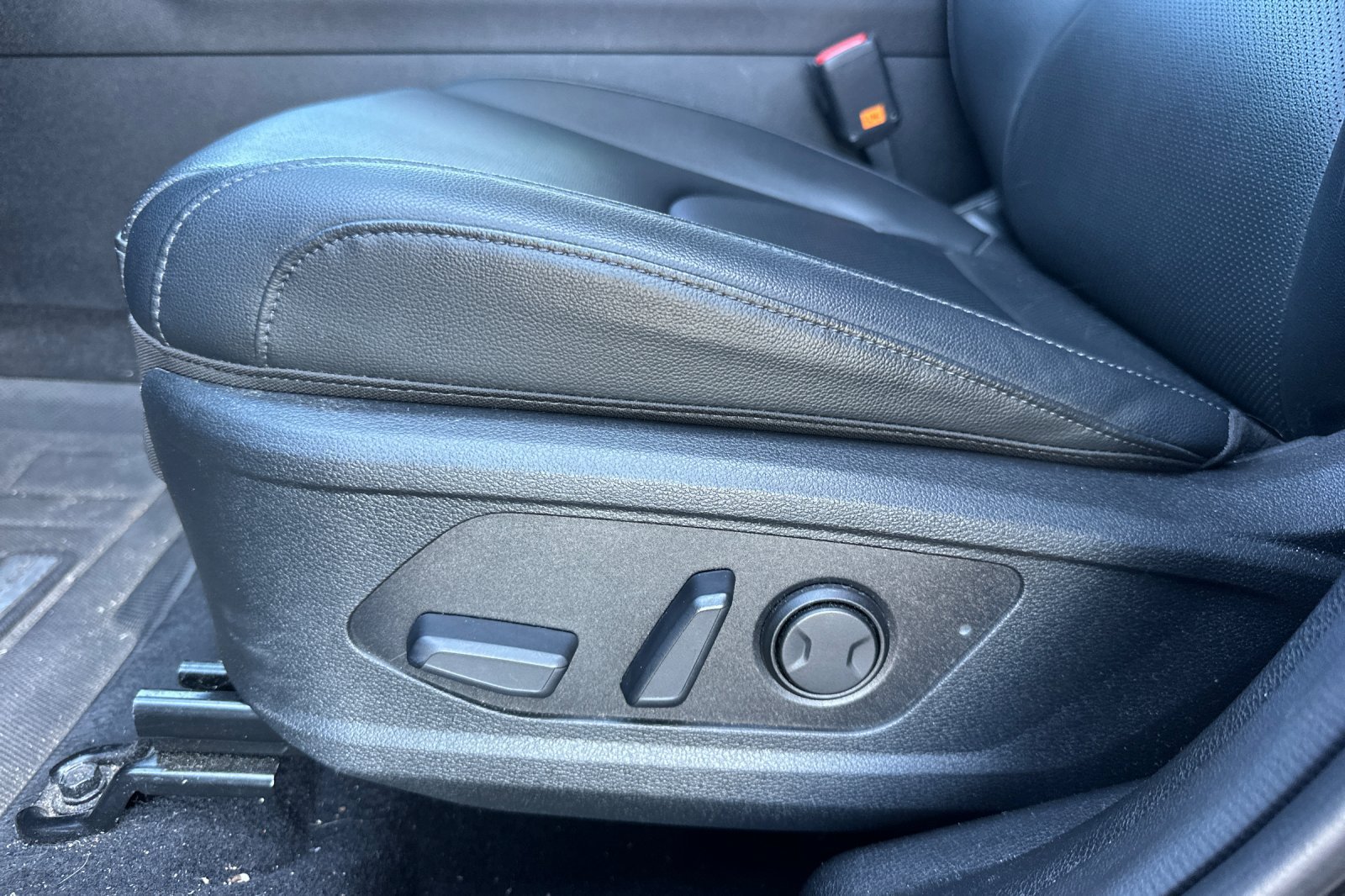 Used 2025 Kia Sportage SX FWD image 13