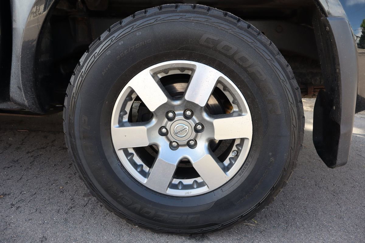 Used 2012 Nissan Frontier PRO-4X AWD/4WD image 41