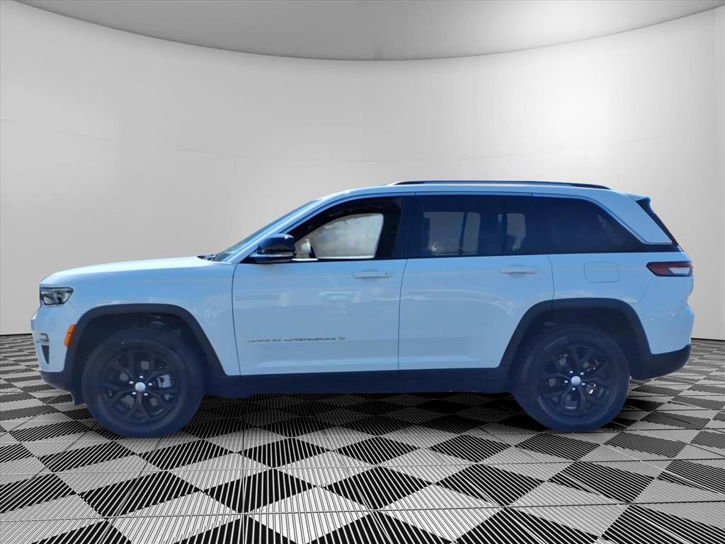 Used 2023 Jeep Grand Cherokee Limited image 9