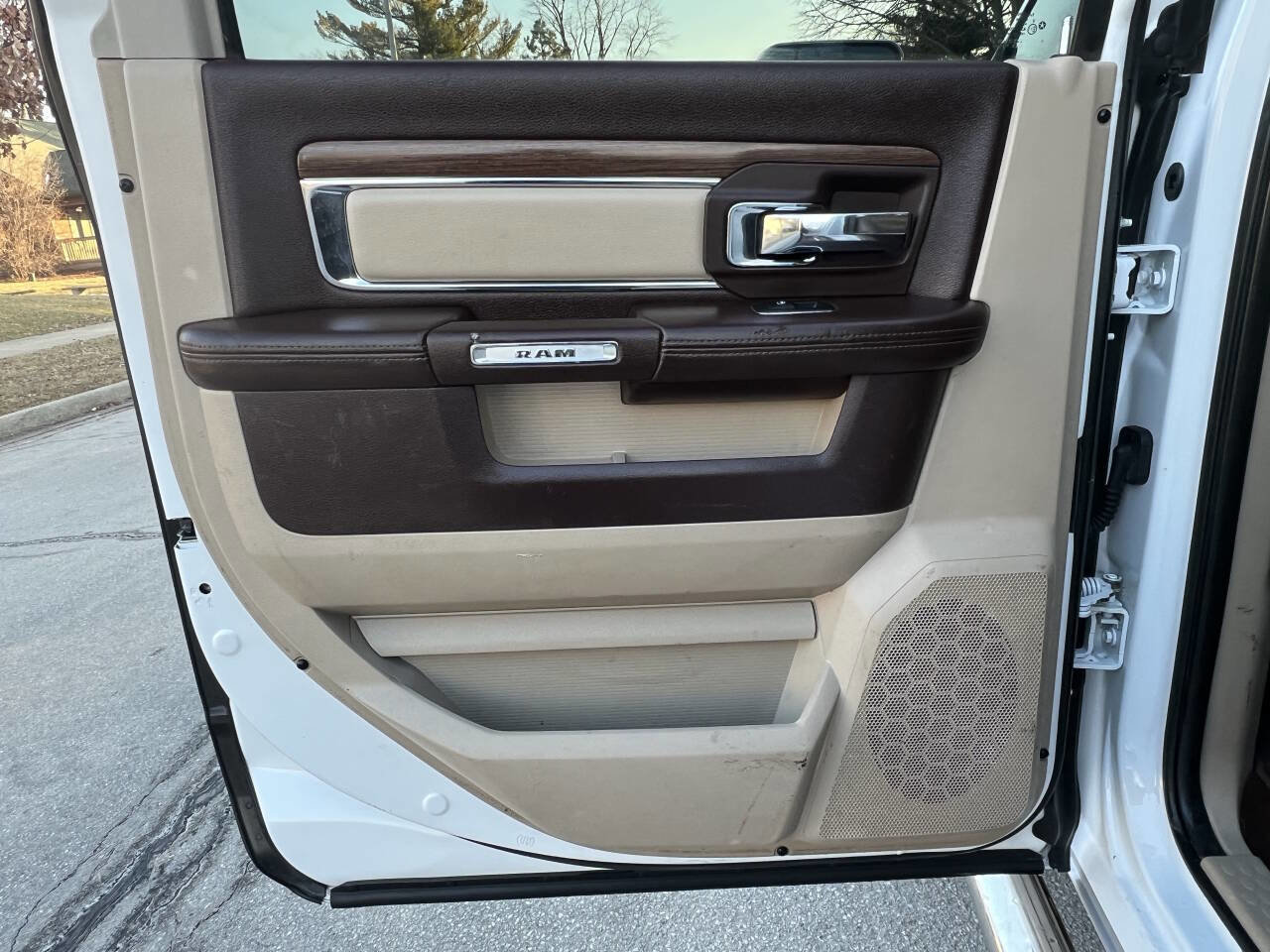 Used 2015 RAM 3500 Laramie image 24