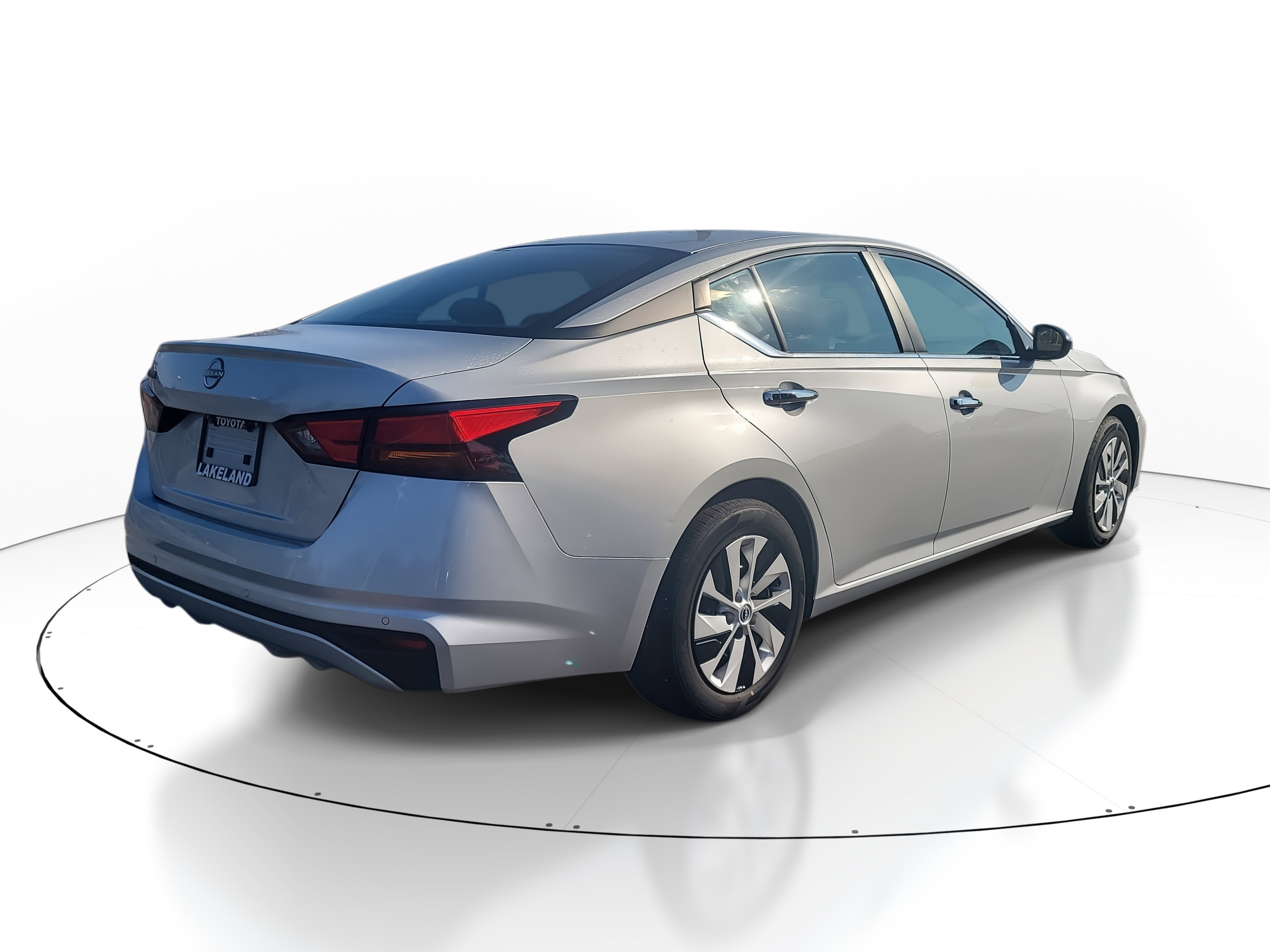 Used 2024 Nissan Altima 2.5 S image 7