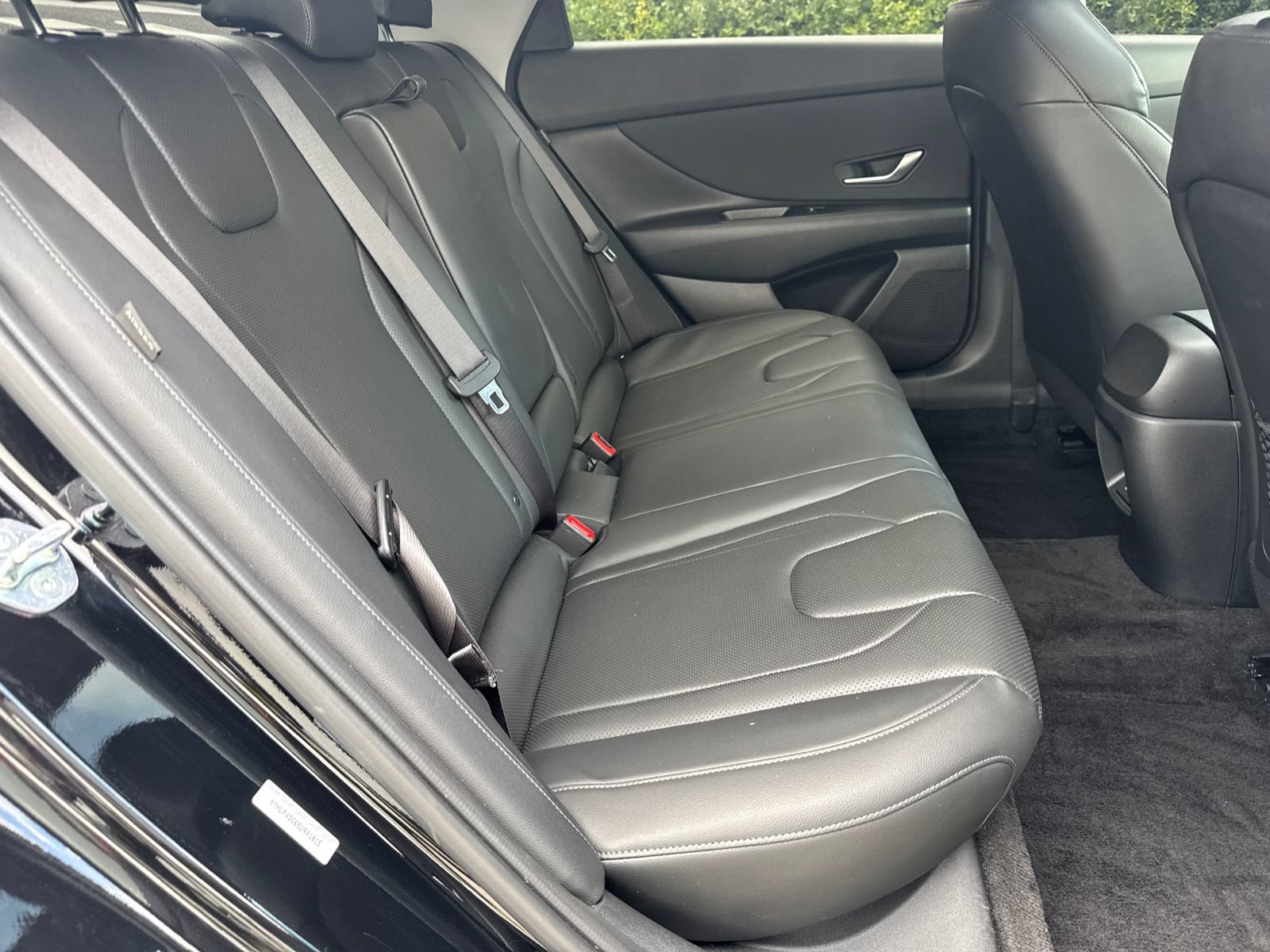 Certified 2025 Hyundai Elantra Limited FWD image 14