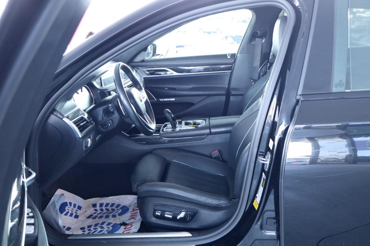 Used 2018 BMW 750i RWD image 15