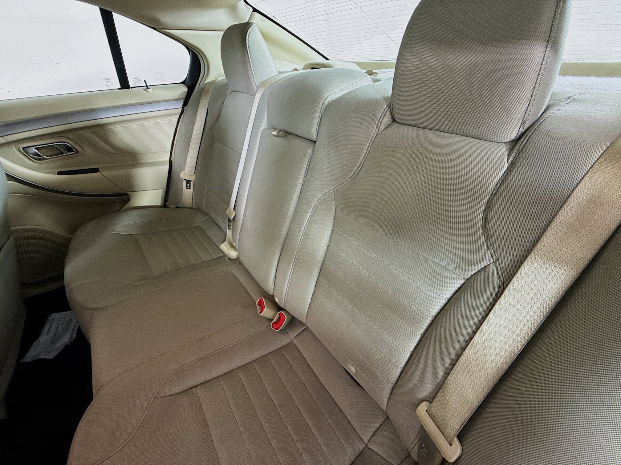 Used 2018 Ford Taurus SE image 26