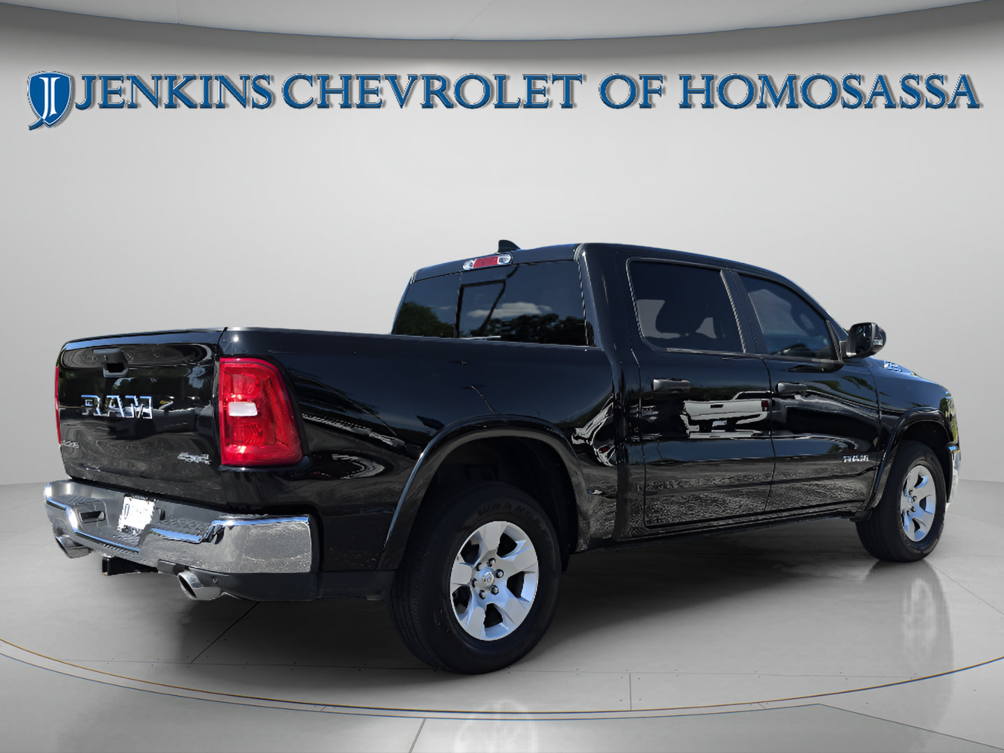 Used 2025 RAM 1500 Big Horn AWD/4WD image 4