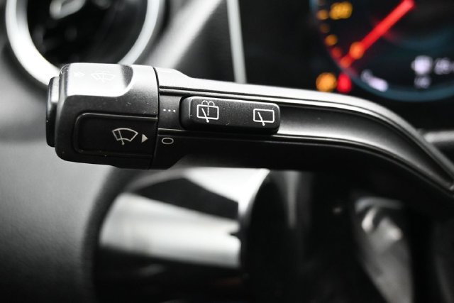Used 2021 Mercedes-Benz GLA 250 4MATIC w/ Premium Package image 23