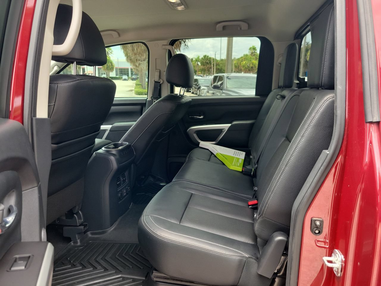 Used 2021 Nissan Titan SL AWD/4WD image 10