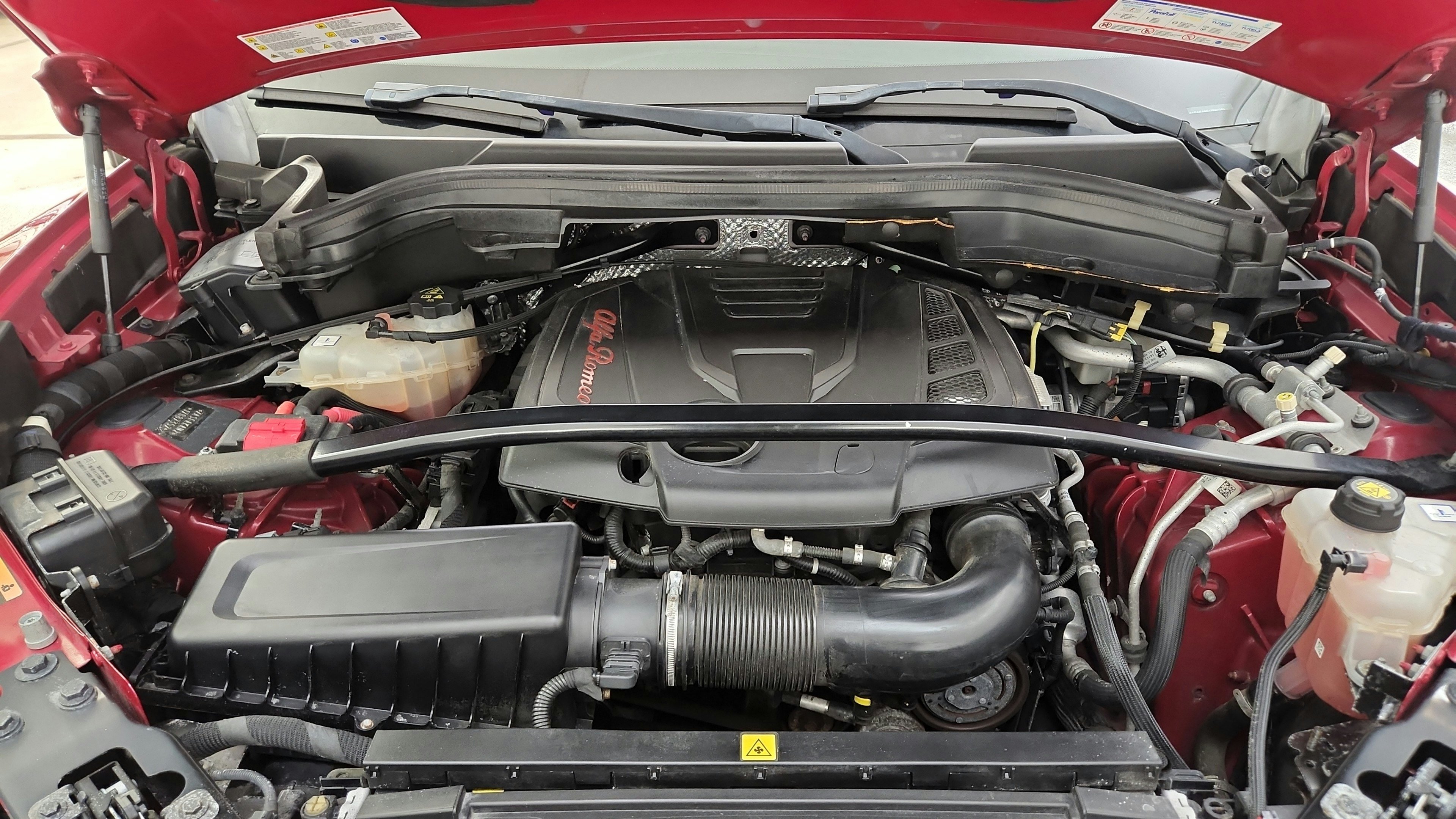 Used 2018 Alfa Romeo Stelvio AWD image 36
