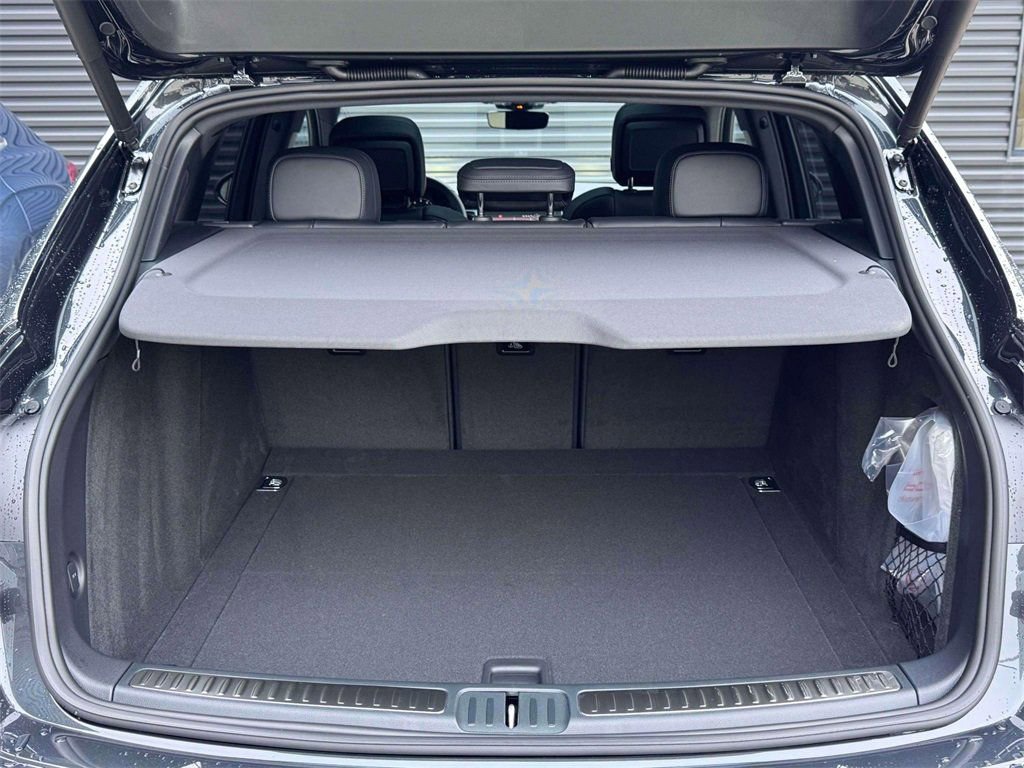 New 2026 Porsche Macan image 28