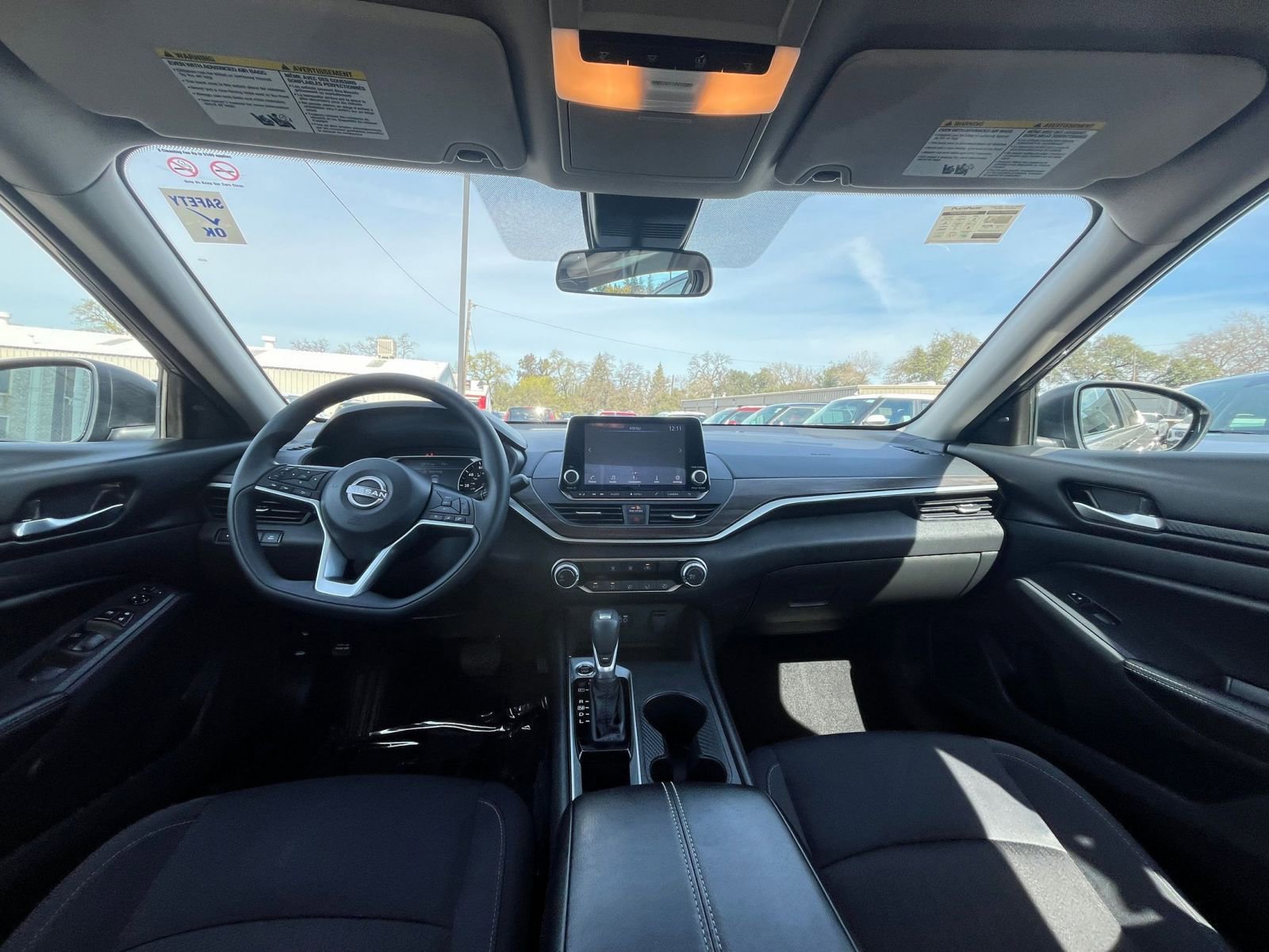 Used 2025 Nissan Altima 2.5 SV FWD image 33