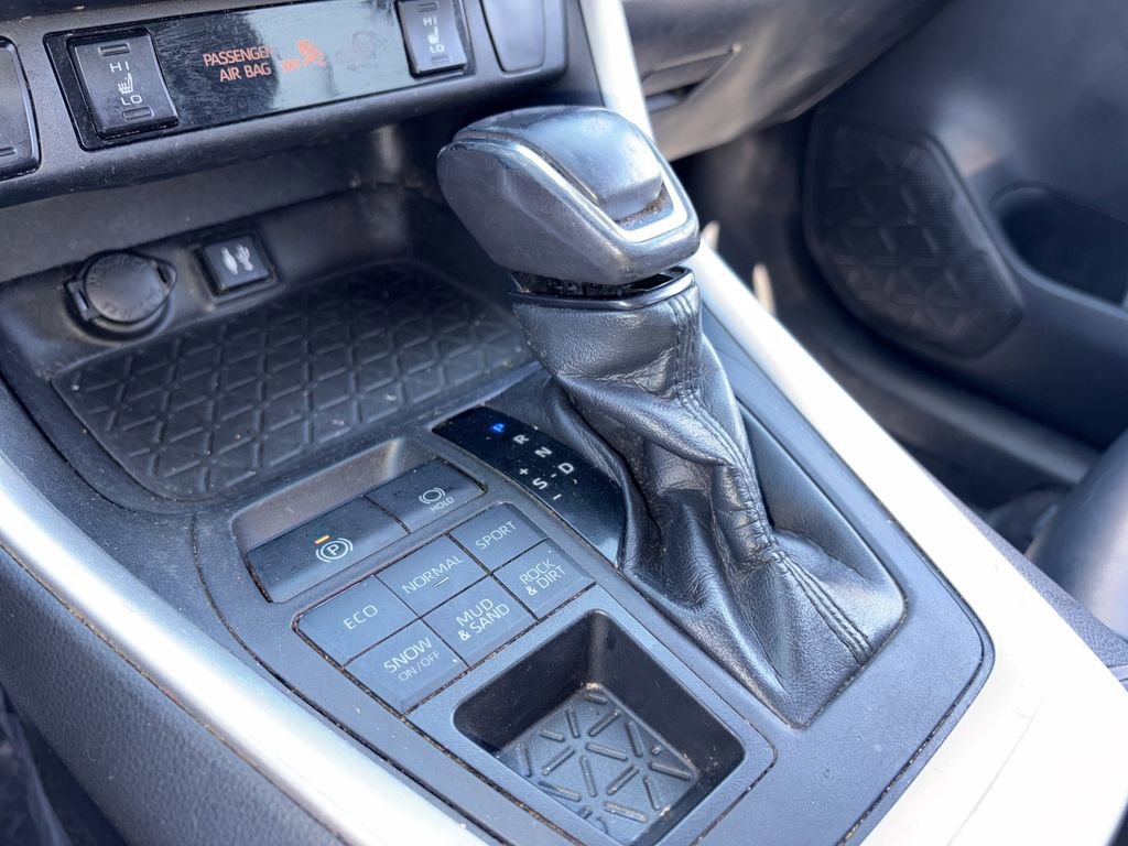 Used 2019 Toyota RAV4 XLE Premium w/ Cold Weather Package AWD/4WD image 11