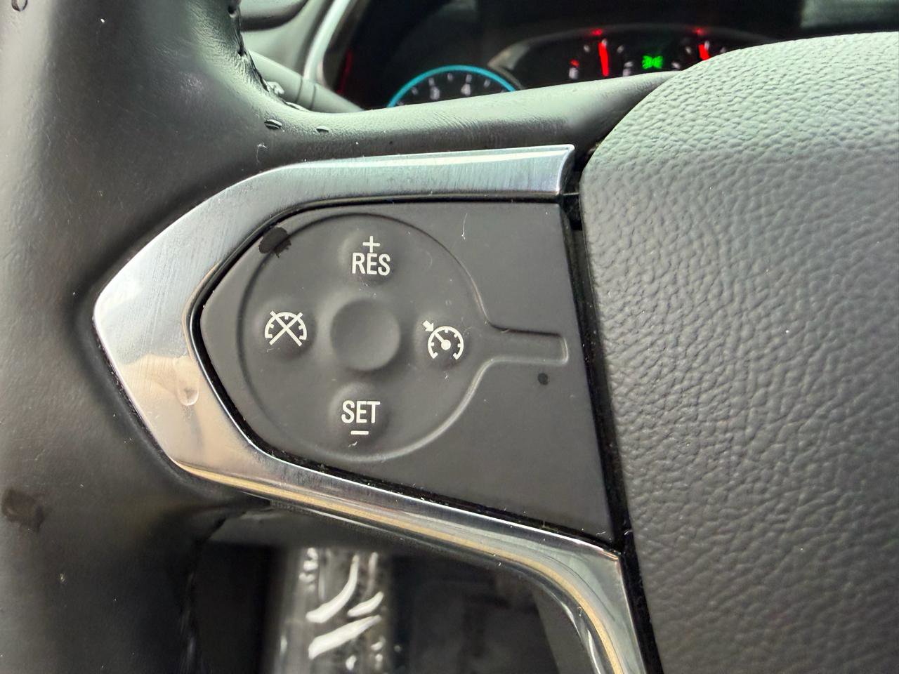 Used 2020 Chevrolet Traverse LT image 30