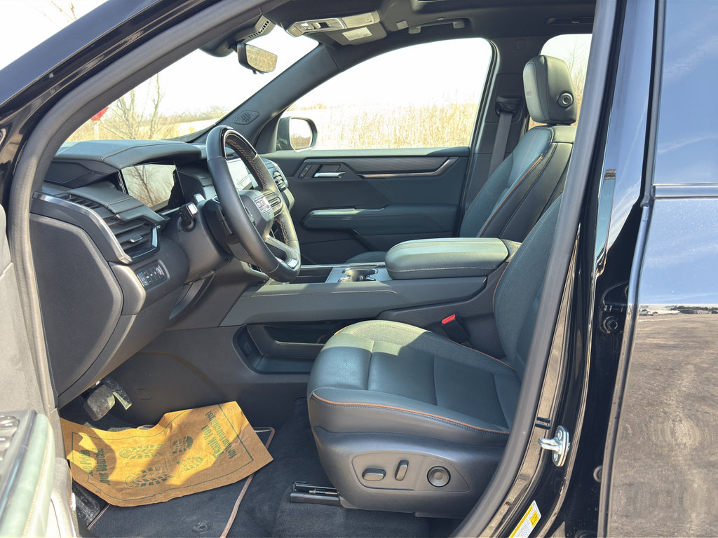 Used 2024 GMC Acadia AT4 w/ Super Cruise Package image 14