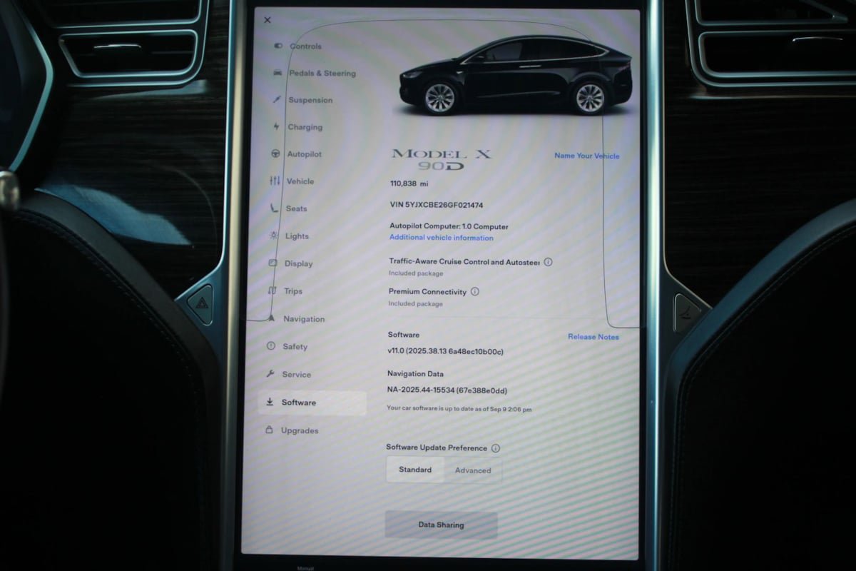 Used 2016 Tesla Model X 90D AWD/4WD image 25