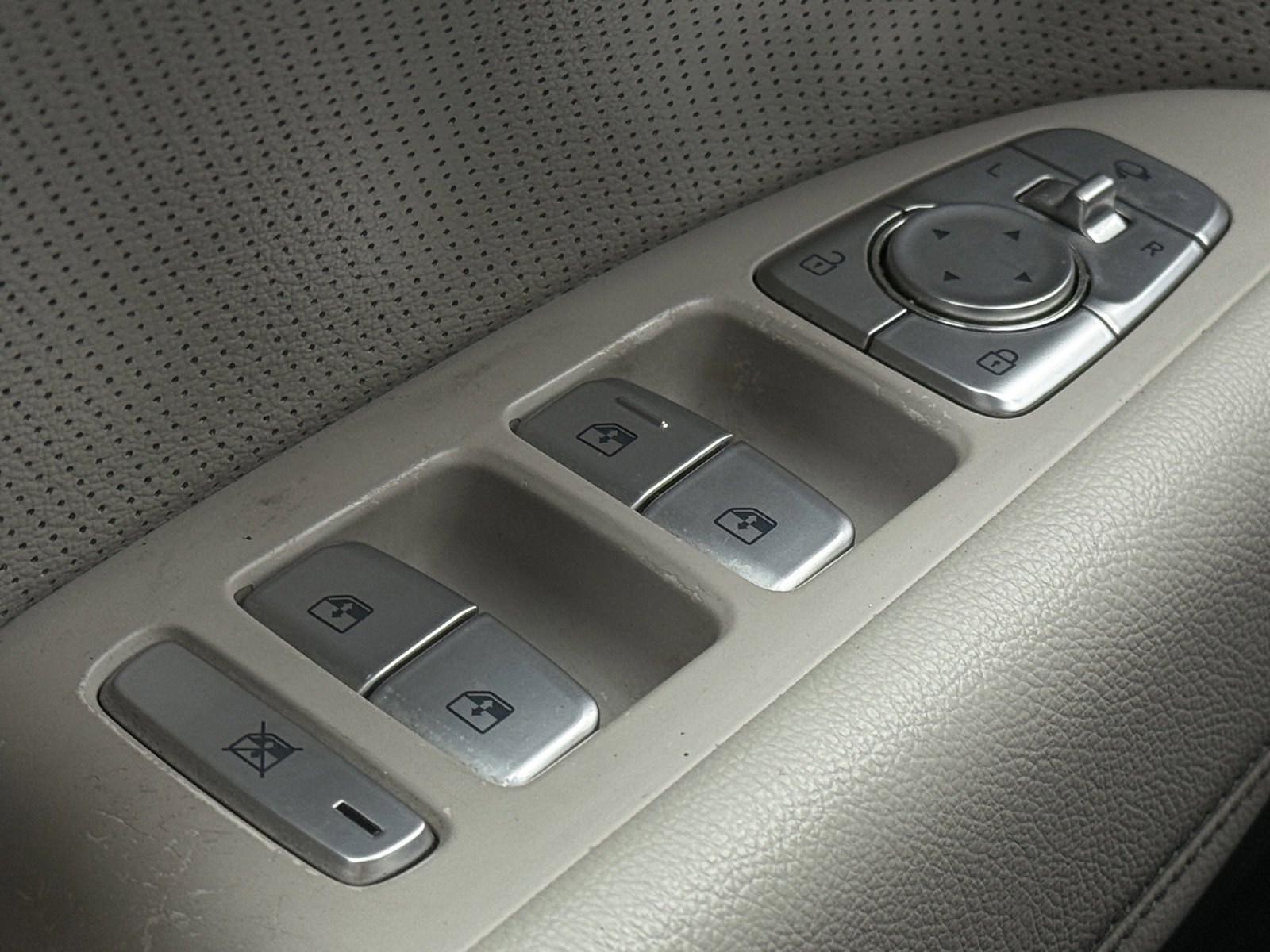 Used 2020 Genesis G70 3.3T w/ Elite Package image 32