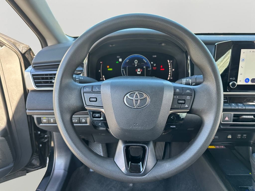 Used 2025 Toyota Camry LE image 12