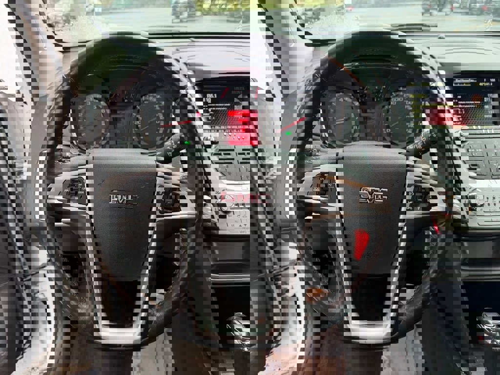 Used 2017 GMC Terrain SLT w/ Open Road Package image 14