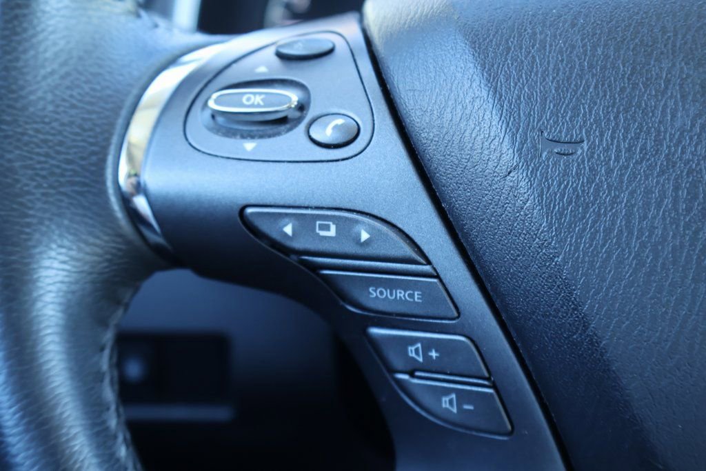 Used 2023 Nissan Murano SV image 12