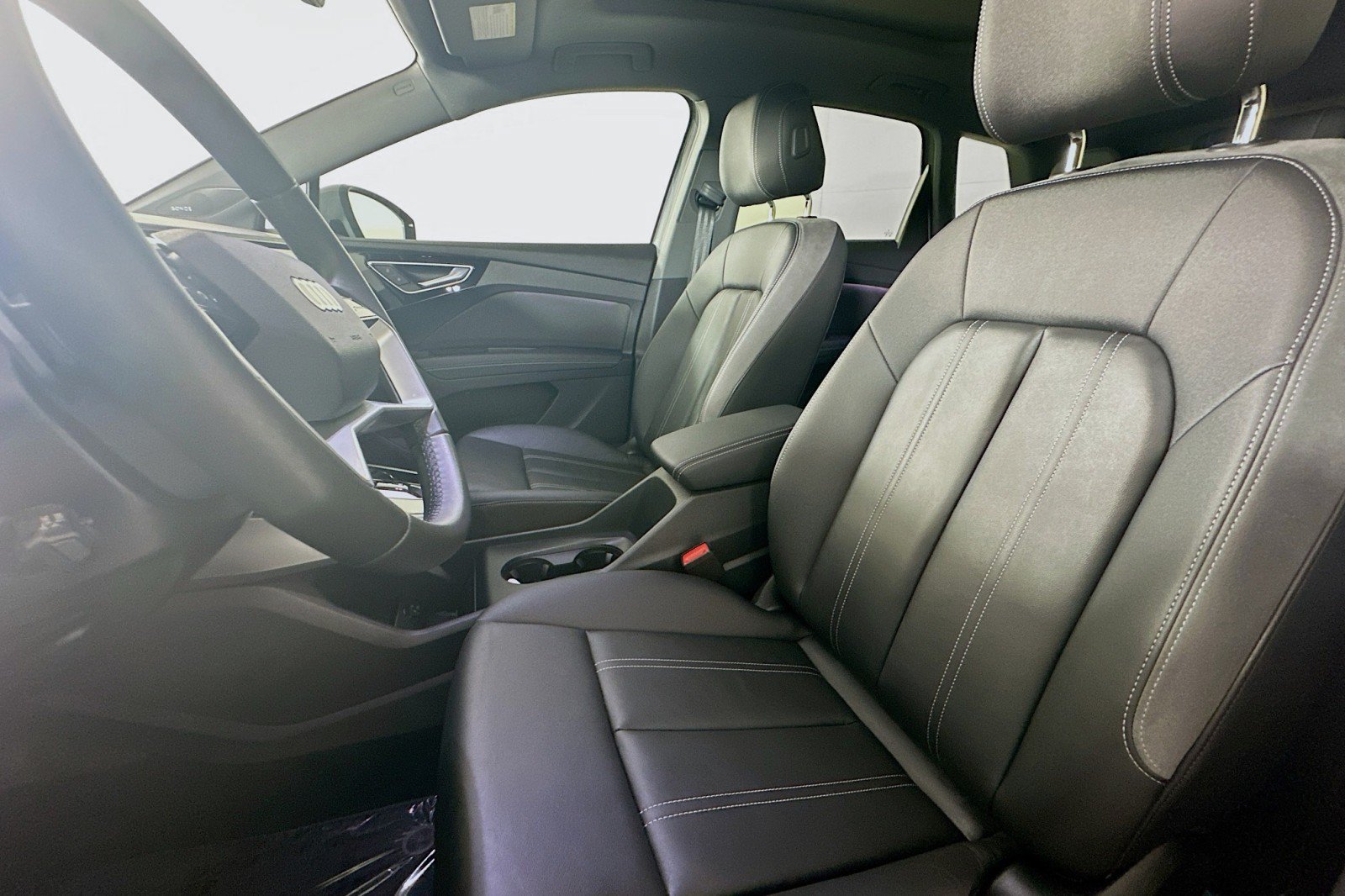 Used 2025 Audi Q4 e-tron Premium Plus w/ Premium Plus RWD image 17