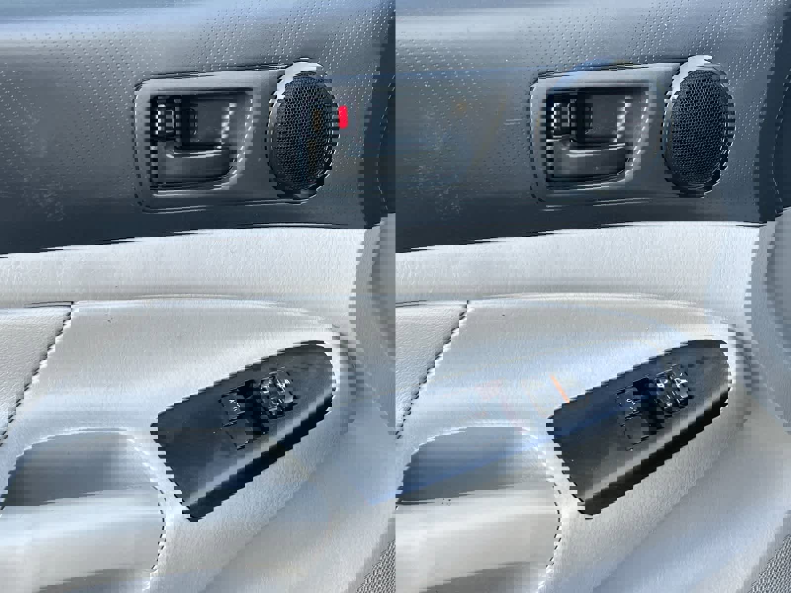 Used 2015 Toyota Tacoma 4x4 Access Cab image 13