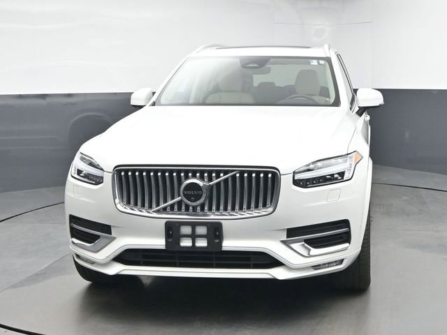 Used 2023 Volvo XC90 B5 Plus w/ Protection Package Premier image 3
