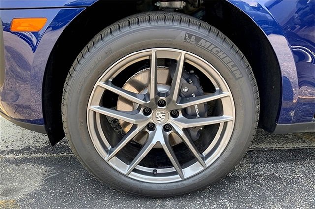 New 2025 Porsche Macan Turbo image 15
