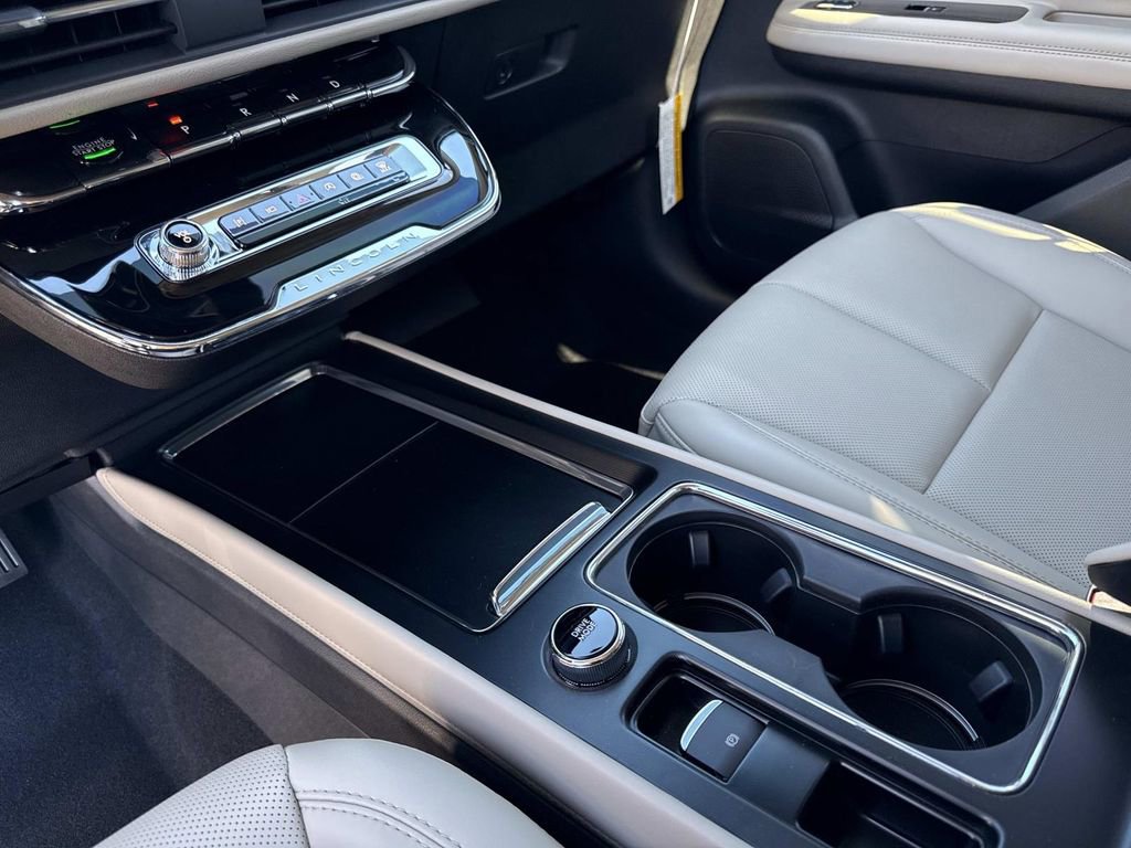 New 2026 Lincoln Corsair Premiere image 25