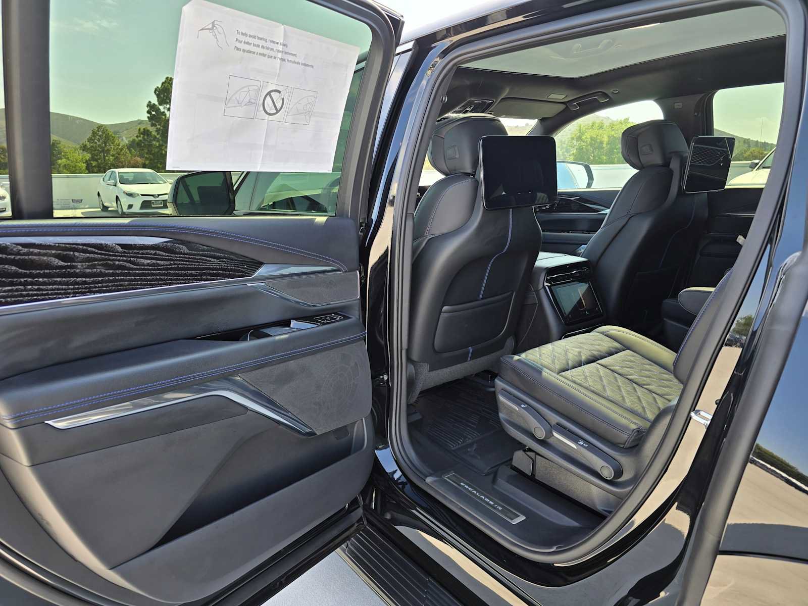 New 2026 Cadillac Escalade IQ Luxury 1 w/ LPO, Floor Liner Package image 18