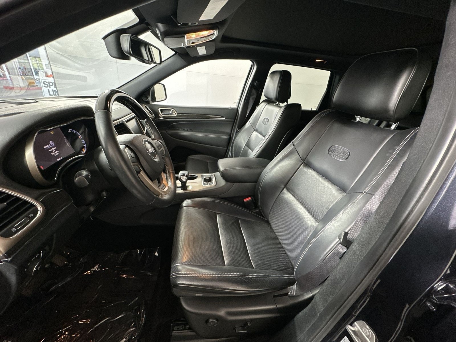 Used 2015 Jeep Grand Cherokee Overland AWD/4WD image 13