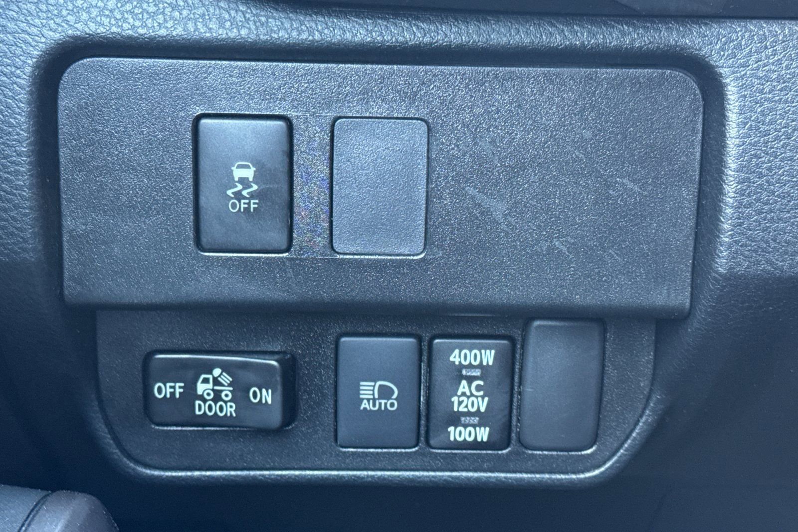 Used 2021 Toyota Tacoma SR5 w/ Trail Edition image 31