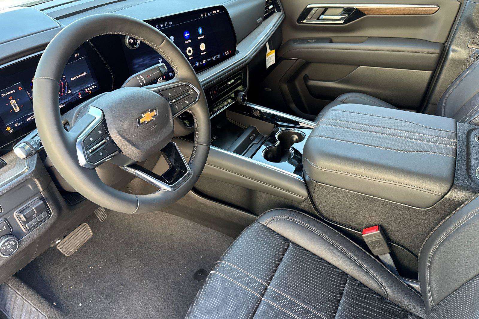 New 2025 Chevrolet Suburban High Country image 12