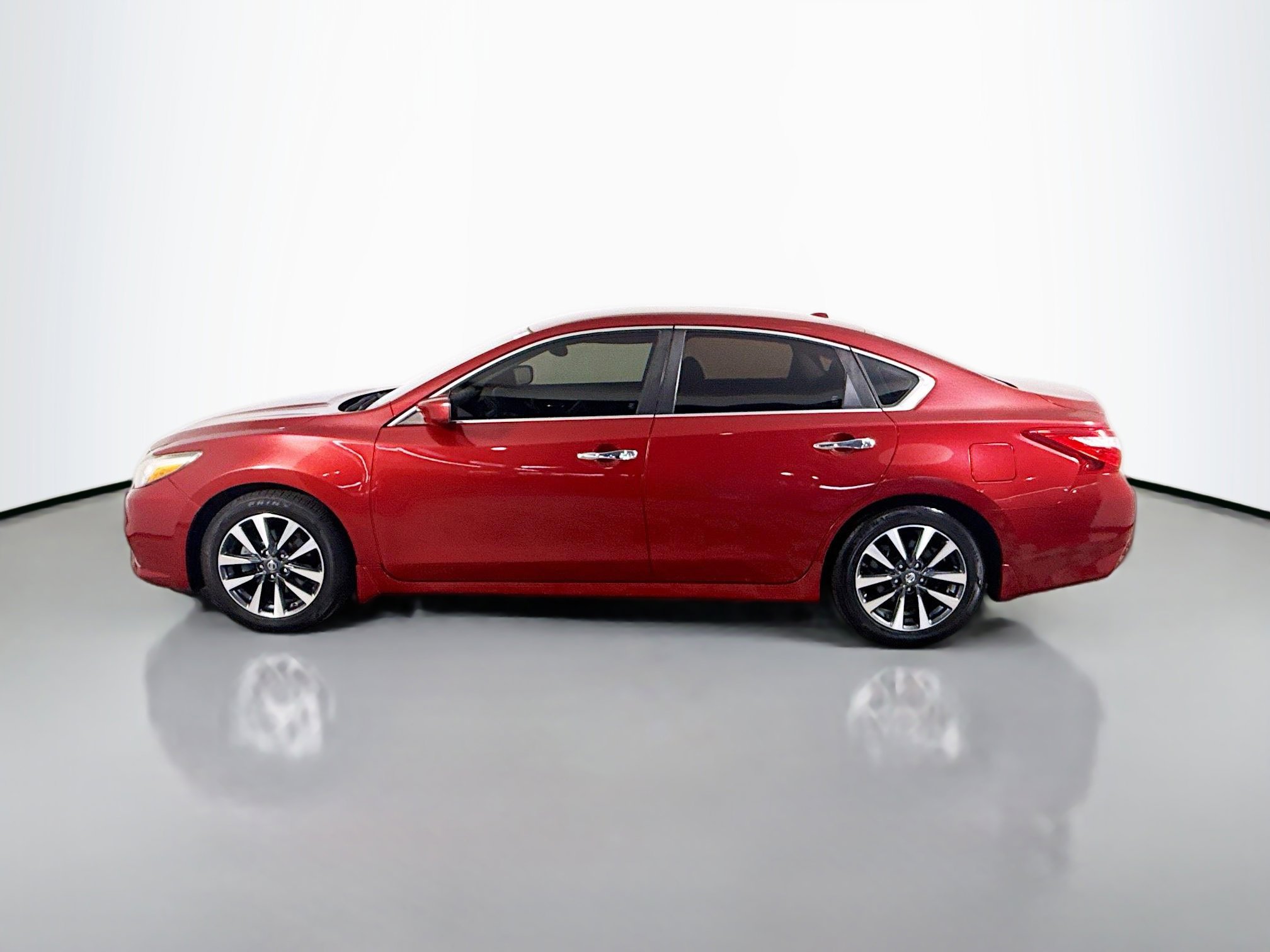 Used 2017 Nissan Altima 2.5 SV FWD image 6