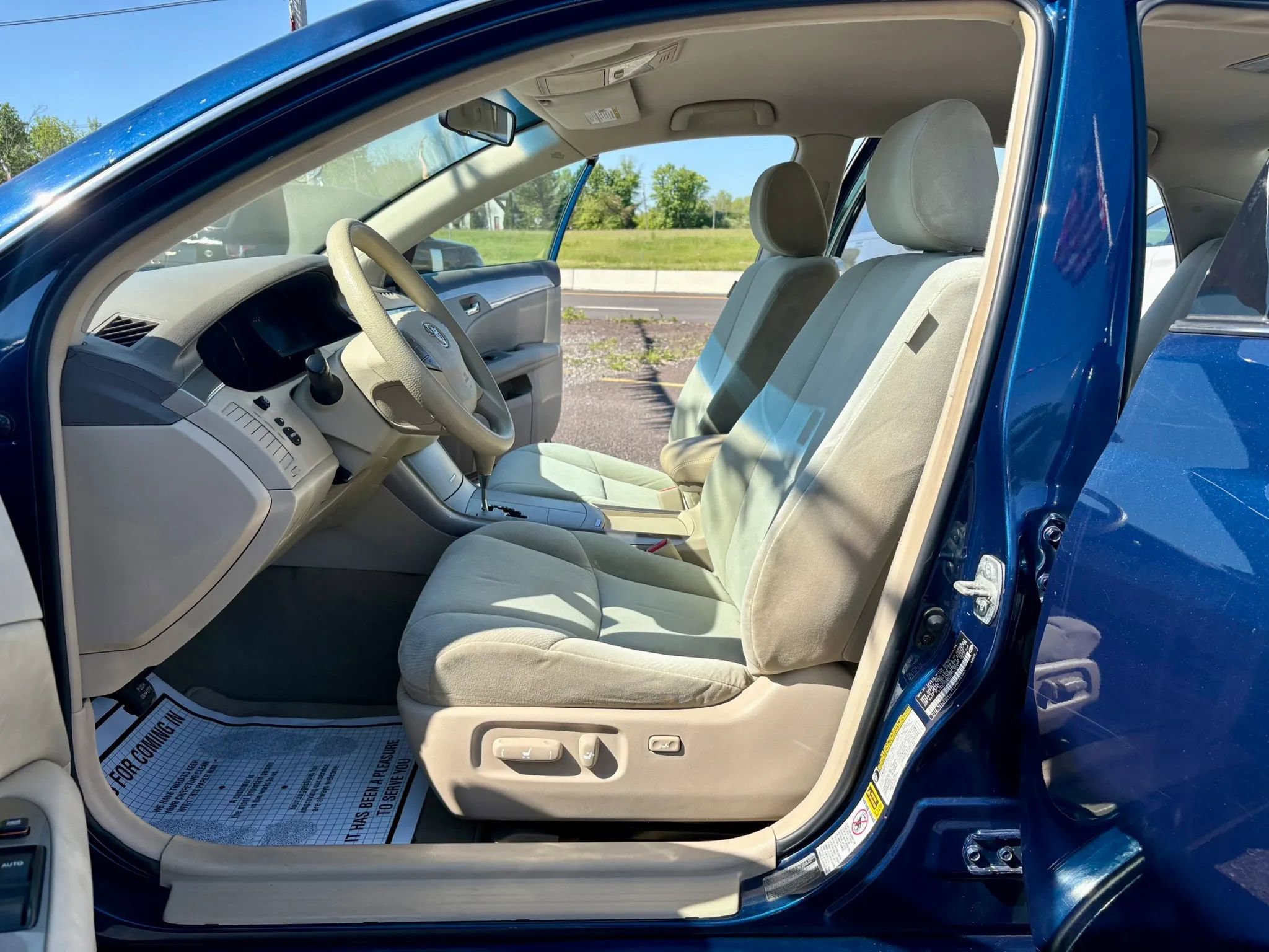 Used 2006 Toyota Avalon XLS FWD image 17