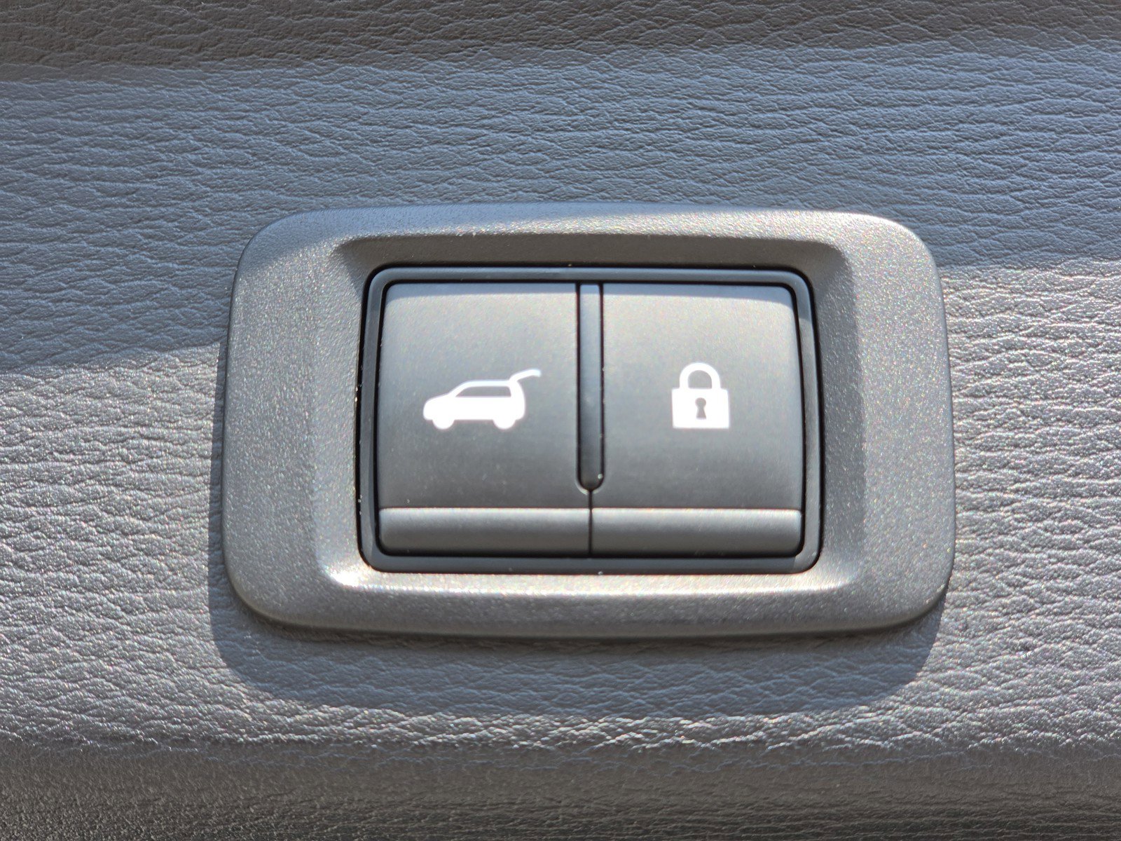 Used 2024 Mitsubishi Outlander SE image 15