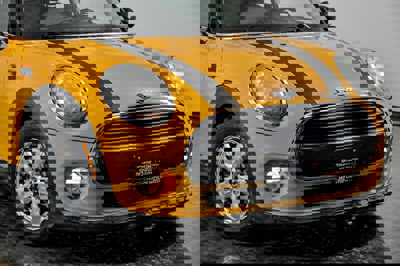 Used 2016 MINI Cooper 2-Door Hardtop image 2