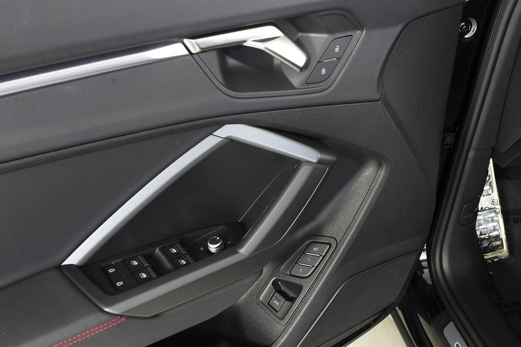 Used 2025 Audi Q3 2.0T Premium Plus w/ Premium Plus Package image 12