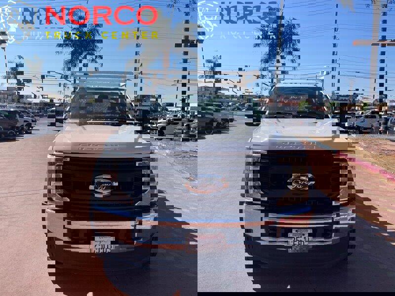 Used 2020 Ford F550 2WD Regular Cab Super Duty image 3