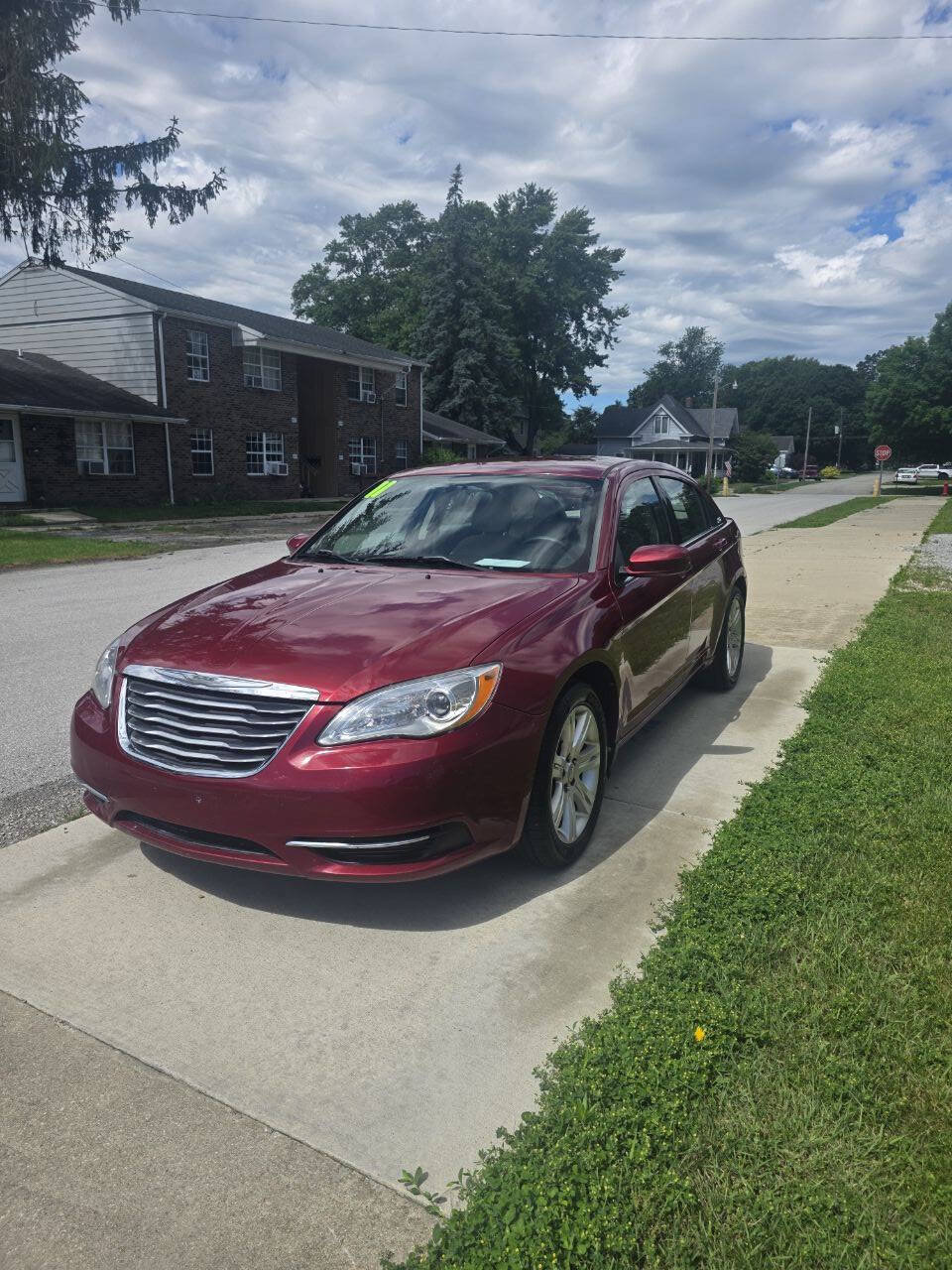 Used 2011 Chrysler 200 Touring w/ Cold Weather Group FWD image 6