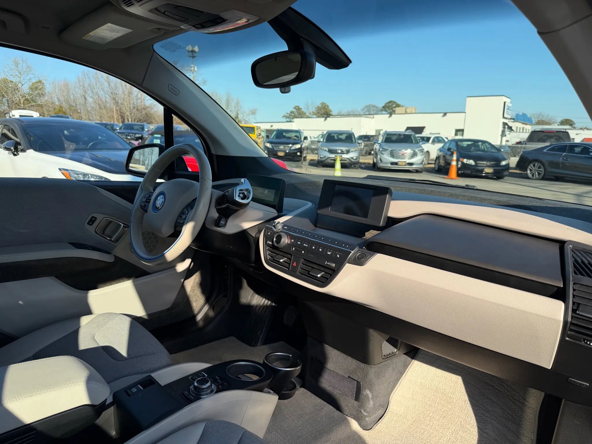 Used 2015 BMW i3 w/ Range Extender image 19