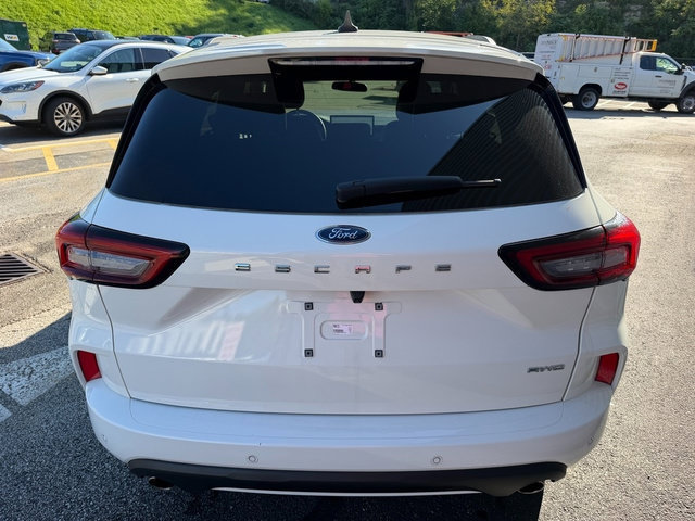 Used 2023 Ford Escape ST-Line w/ Tech Pack #1 AWD/4WD image 6