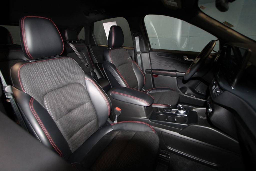 Used 2025 Ford Escape ST-Line Elite image 24