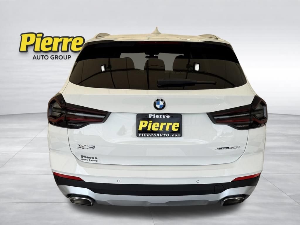Used 2024 BMW X3 xDrive30i AWD/4WD image 3