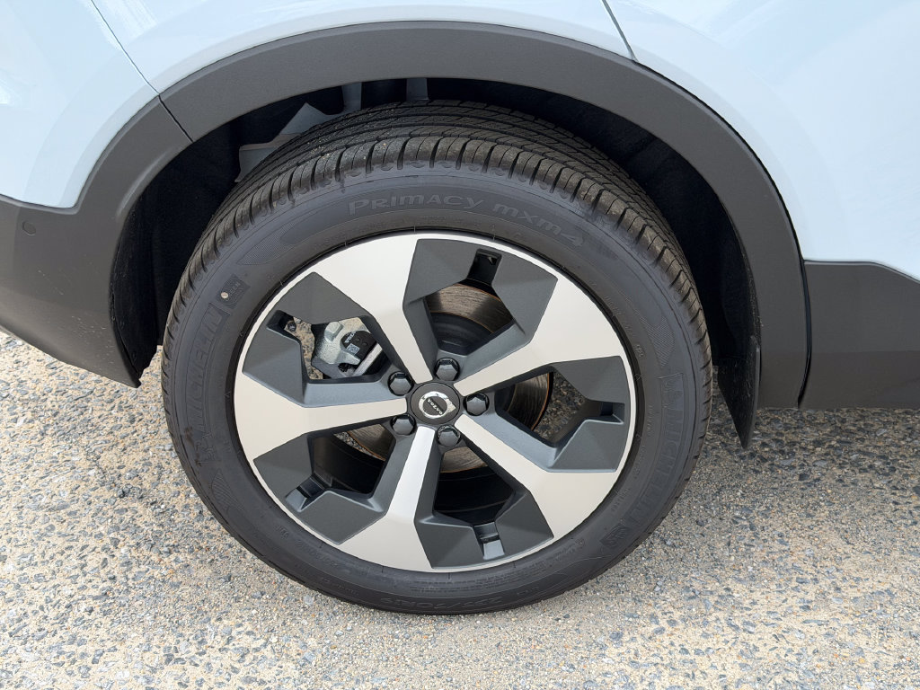 New 2026 Volvo XC40 B5 Plus w/ Protection Package Premier AWD/4WD image 6