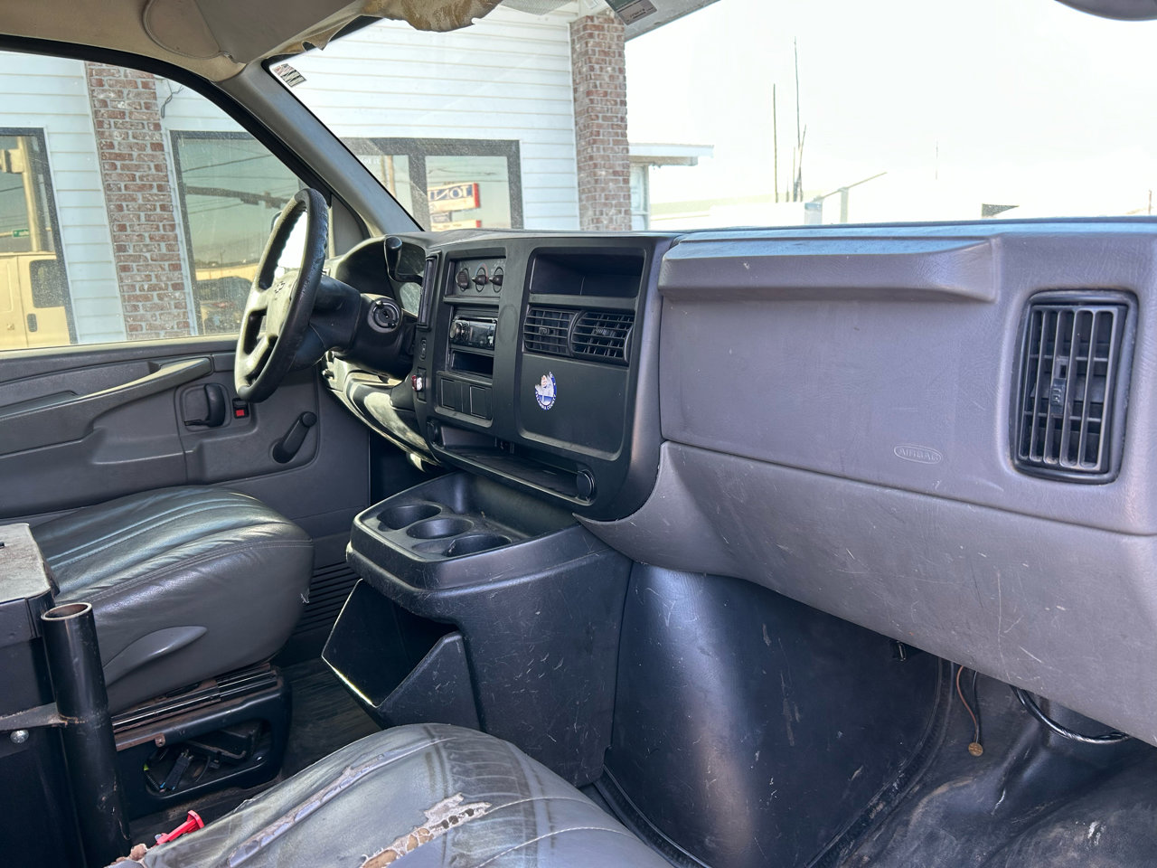 Used 2005 Chevrolet Express 1500 image 21