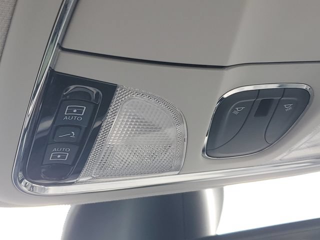 Used 2020 Jeep Cherokee Limited AWD/4WD image 32