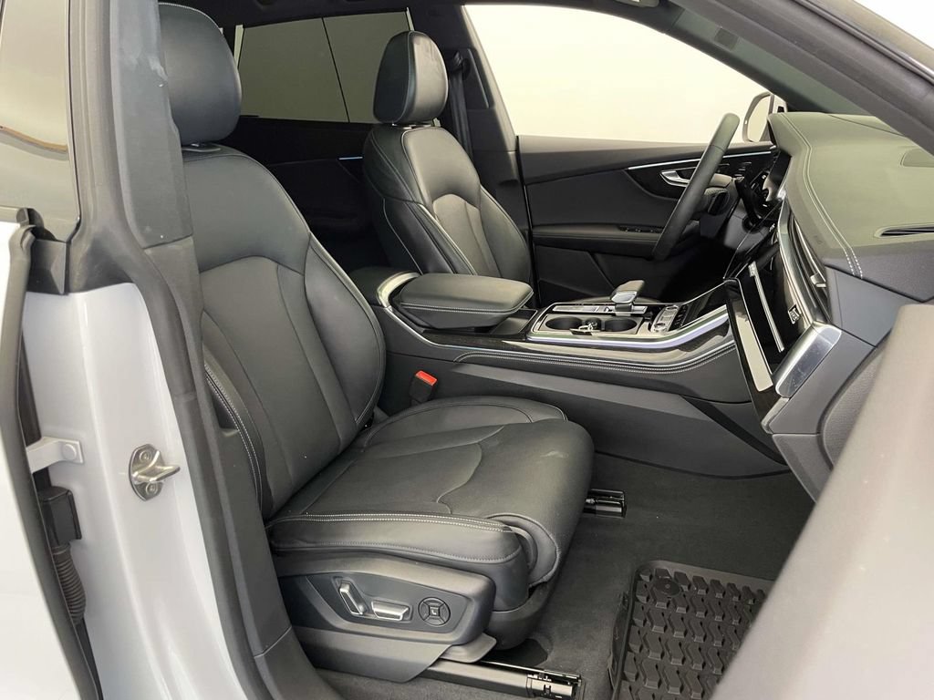 Certified 2025 Audi Q8 Prestige AWD/4WD image 23