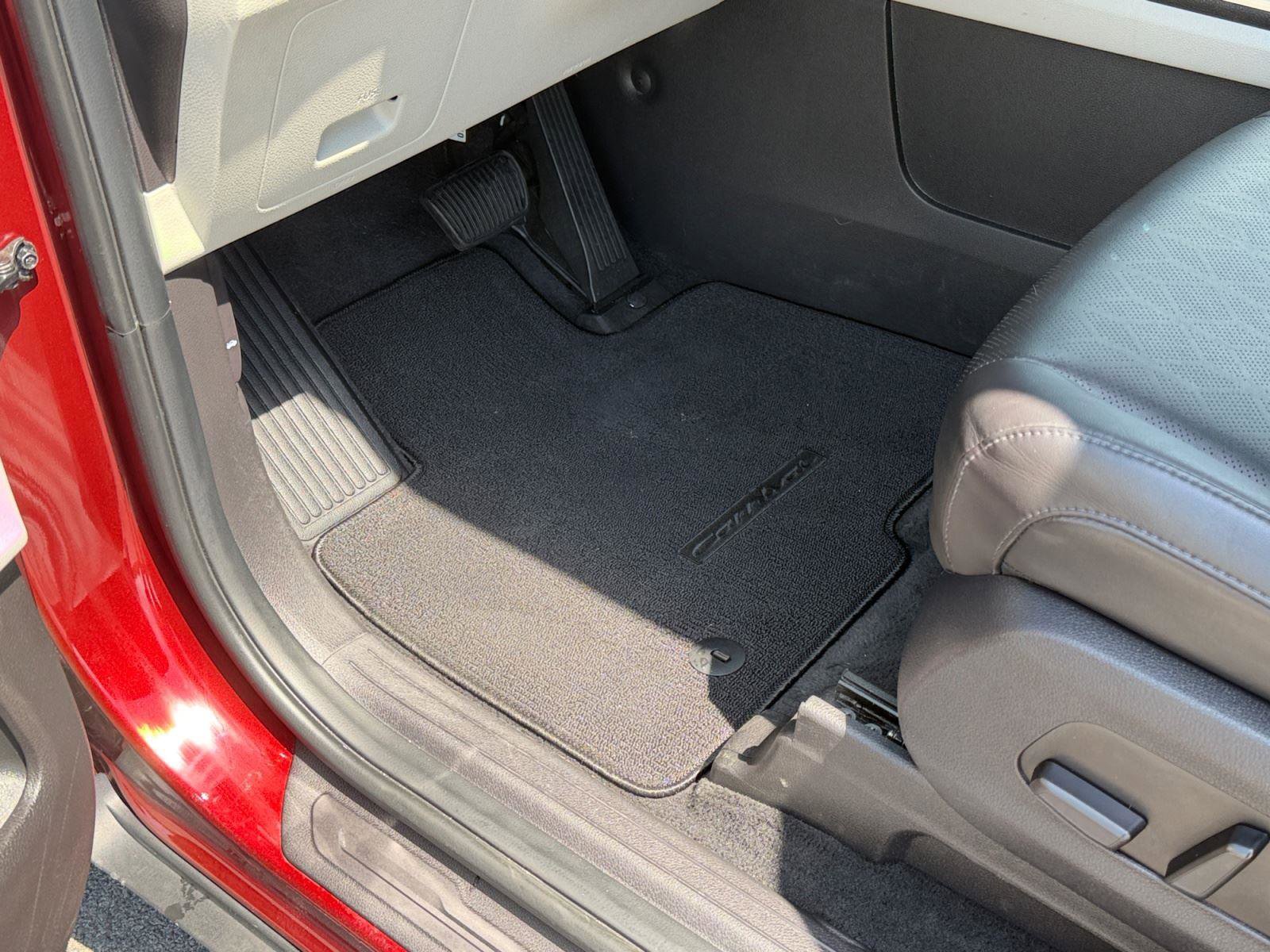 Used 2023 Kia Carnival SX FWD image 41