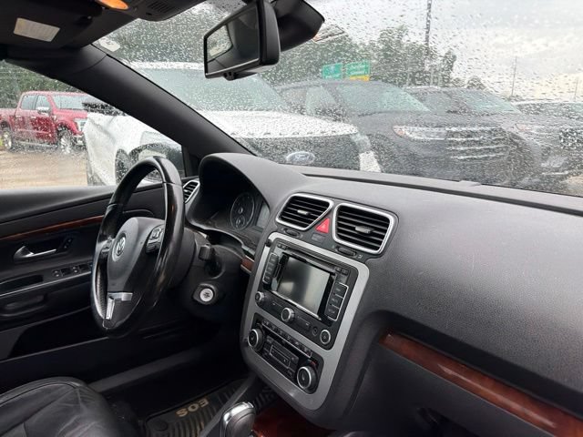 Used 2012 Volkswagen Eos Lux FWD image 11